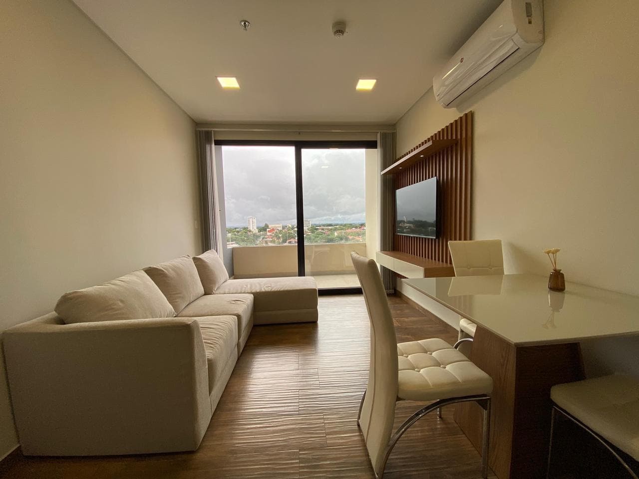 Hermoso depto amoblado de 2 dormitorios zona molas lopez — foto 1