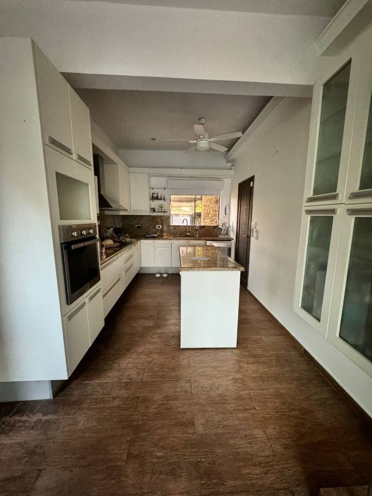 Casa de lujo en barrio Herrera, foto 3