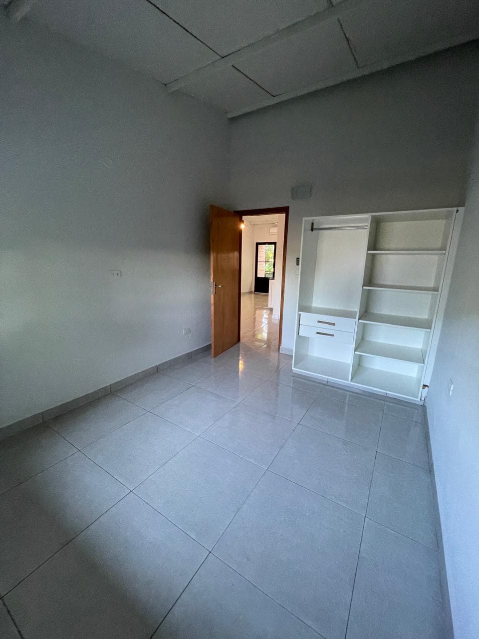 Hermoso Departamento De Luque - Loma Merlo, foto 2