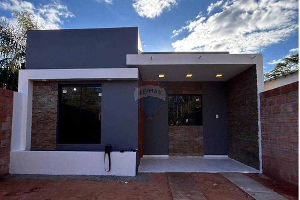 Casa - Alquiler - San Lorenzo, Paraguay