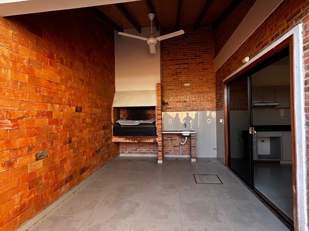Duplex en esquina en barrio mbachio Lambaré, foto 3