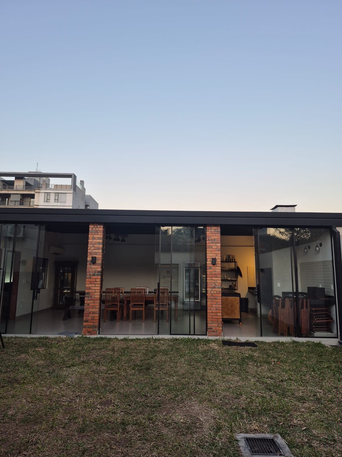 En Venta Casa De 4 Dormitorios En Ycua Sati (zona Eje Corporativo), foto 3
