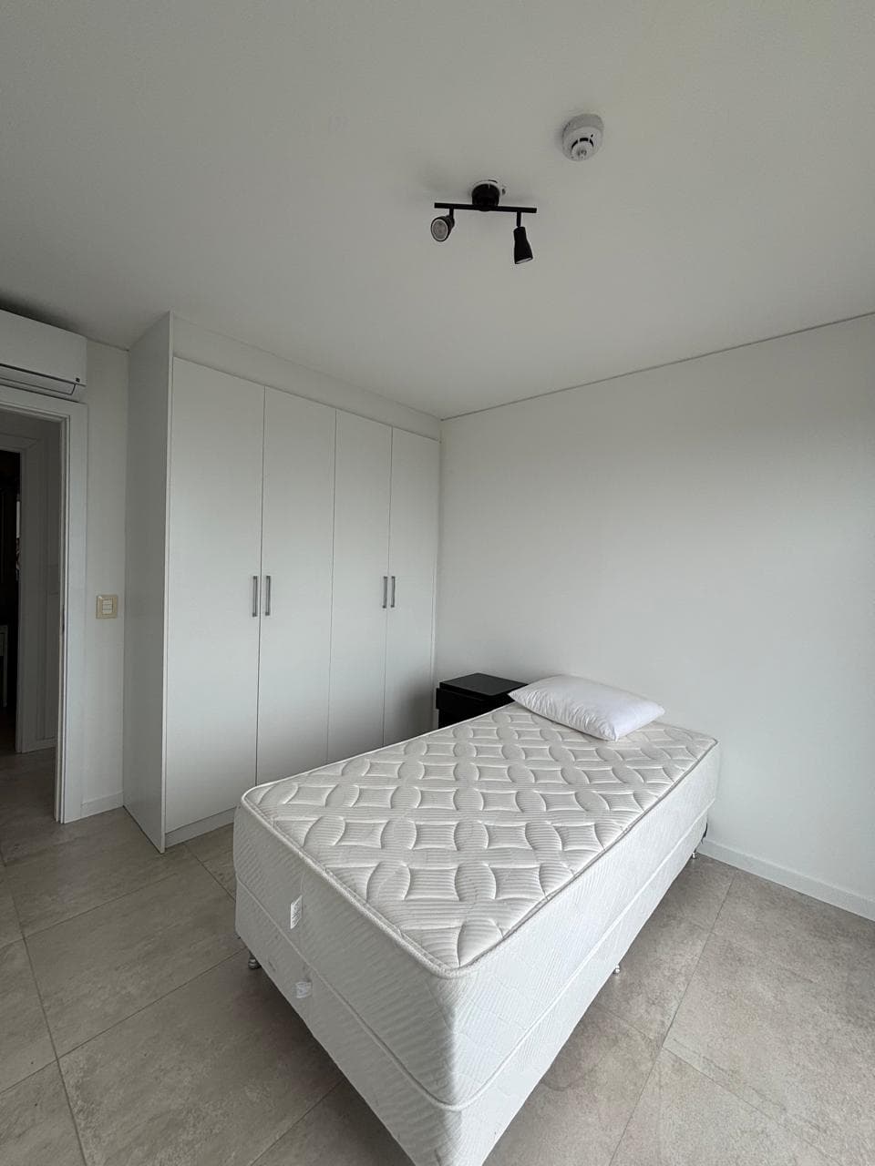 EN ALQUILER- departamento de 2 dormitorios amoblado - Avda Santisima Trinidad — foto 5