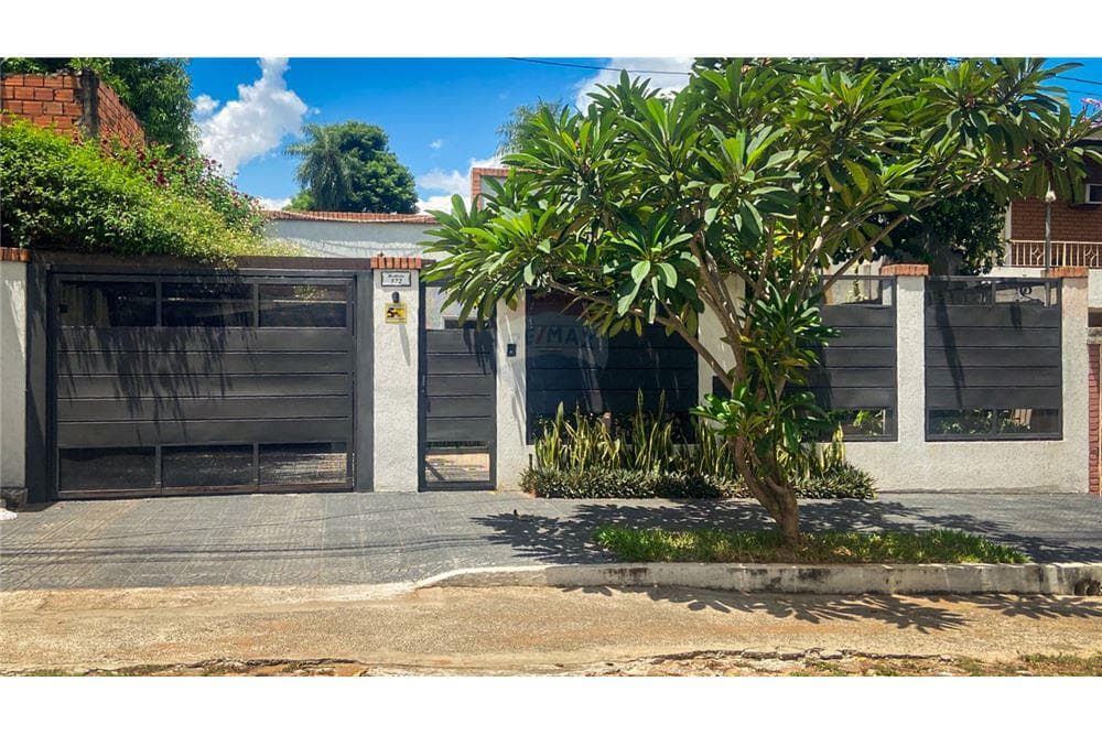 Vendo casa en Lambare