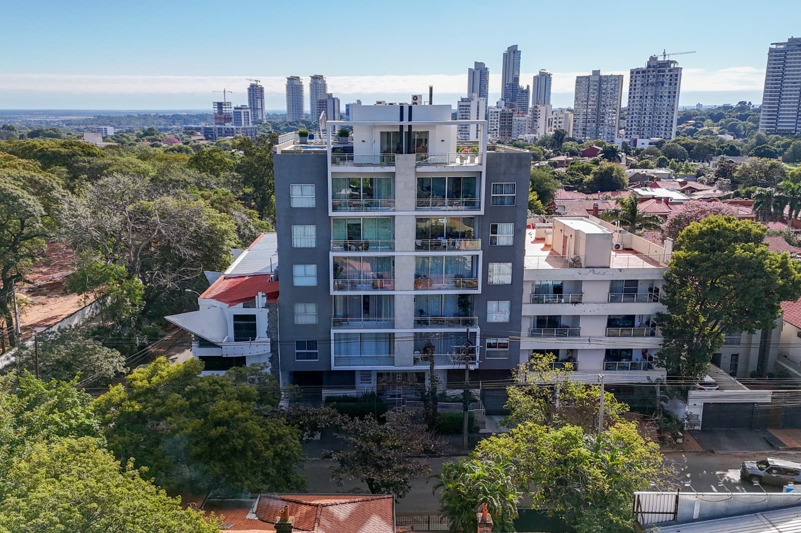 Carmelitas. 2 dorm en suite + 2 cocheras. 114 m2, foto 3