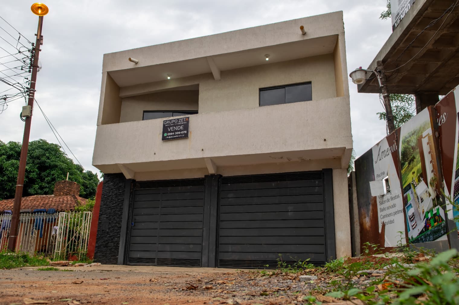 Casa en venta c/ cochera en 3er. Barrio, foto 1