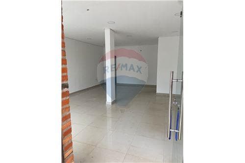 Local Comercial-Venta-PY Central Julián Augusto Saldivar, foto 3