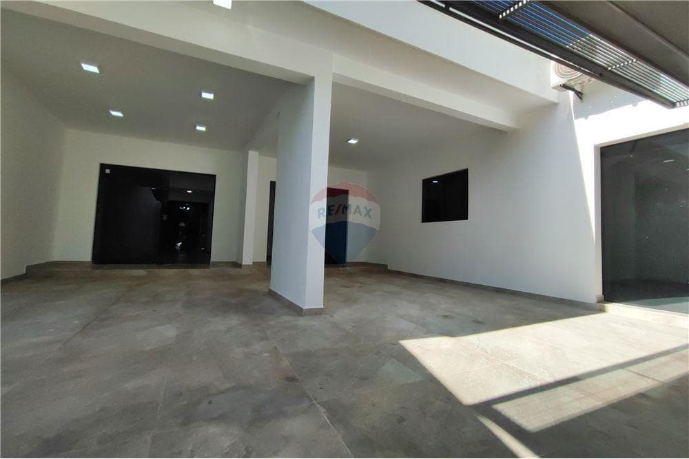 Casa Moderna de 3 Suites en Fndo. de la Mora Norte - A metros de Mcal. López