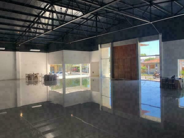 Propiedad con amplio salon, foto 3