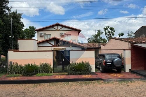 En venta hermosa casa con piscina San Lorenzo.!!!