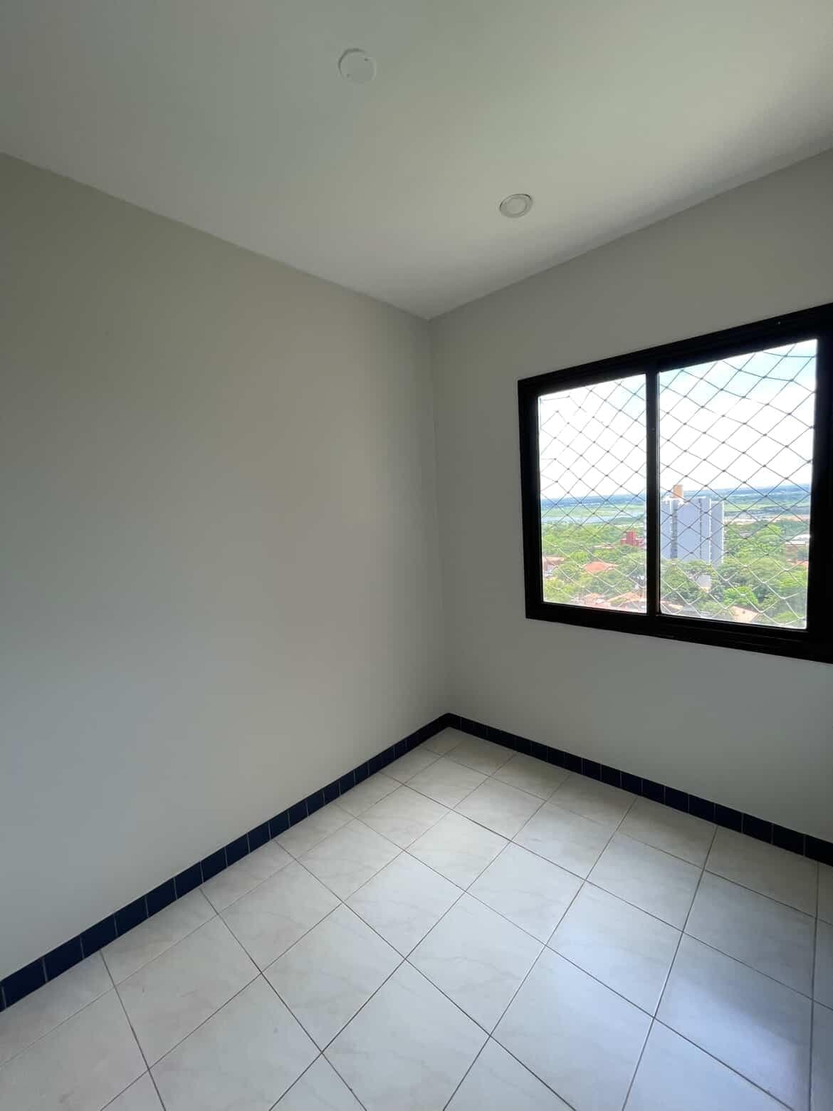 En venta amplió departamento de 3 dormitorios en Las Mercedes, foto 4