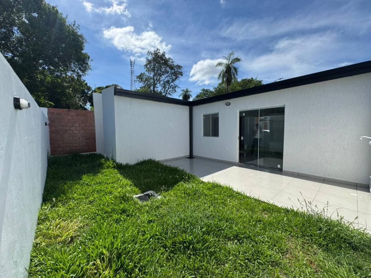 En venta casas en barrio cerrado de Luque, foto 2
