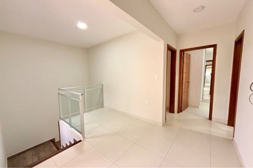¡Triplex en el Barrio Felicidad Lambaré! — foto 5