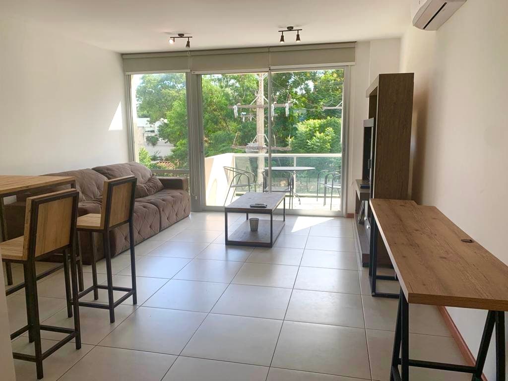 En alquiler departamento de 1 dormitorio amoblado con 2 cocheras zona moiety
