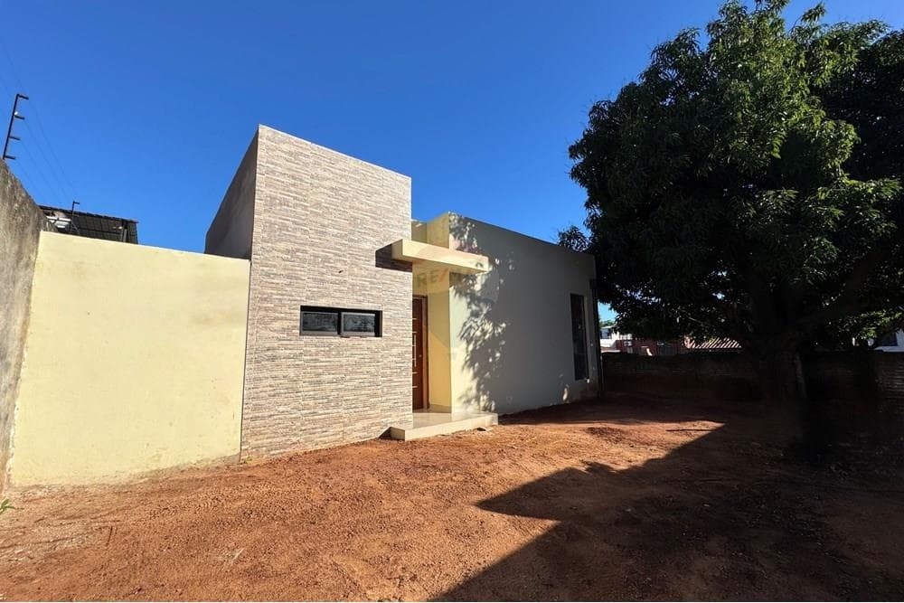 Vendo amplia casa en Lambaré