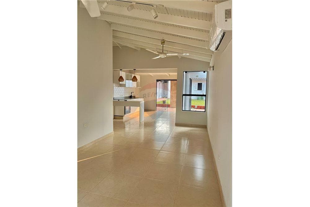 Casa a 1 cuadra de cacique Lambaré, foto 3