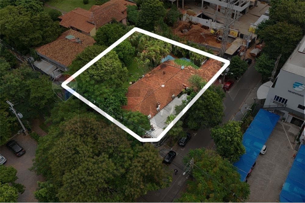 esquina de 1076 m2 en Villa Morra, foto 2