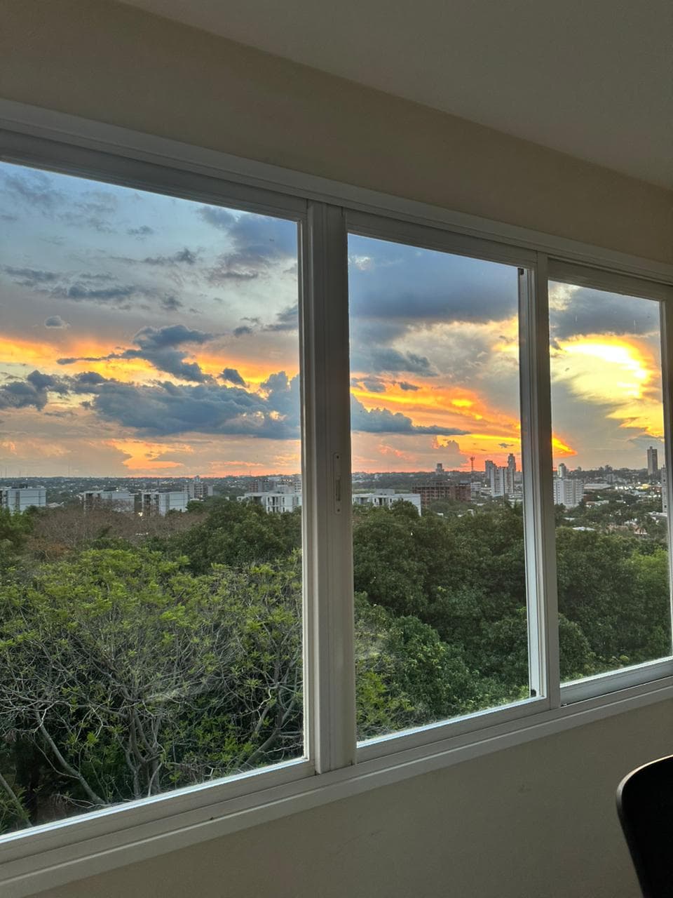 Vendo depto de dos habitaciones semi amoblado en Luque zona cit