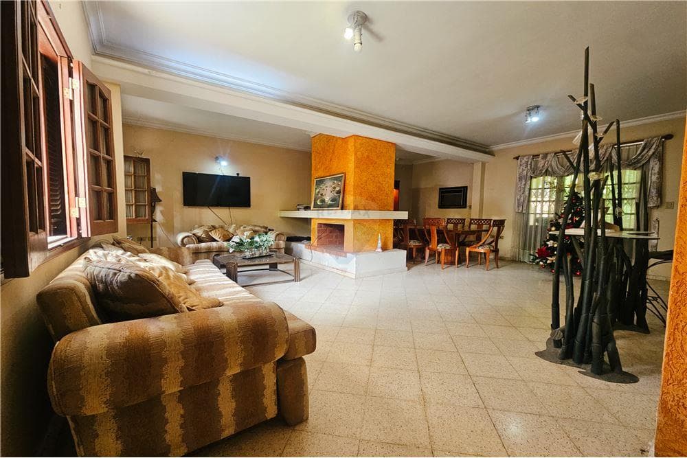 Casa en esquina con gran potencial comercial, foto 4