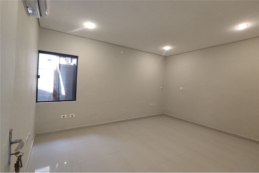 Chalet-alquiler-tte. Oscar Saguier, Vista Alegre, Asunción, foto 2