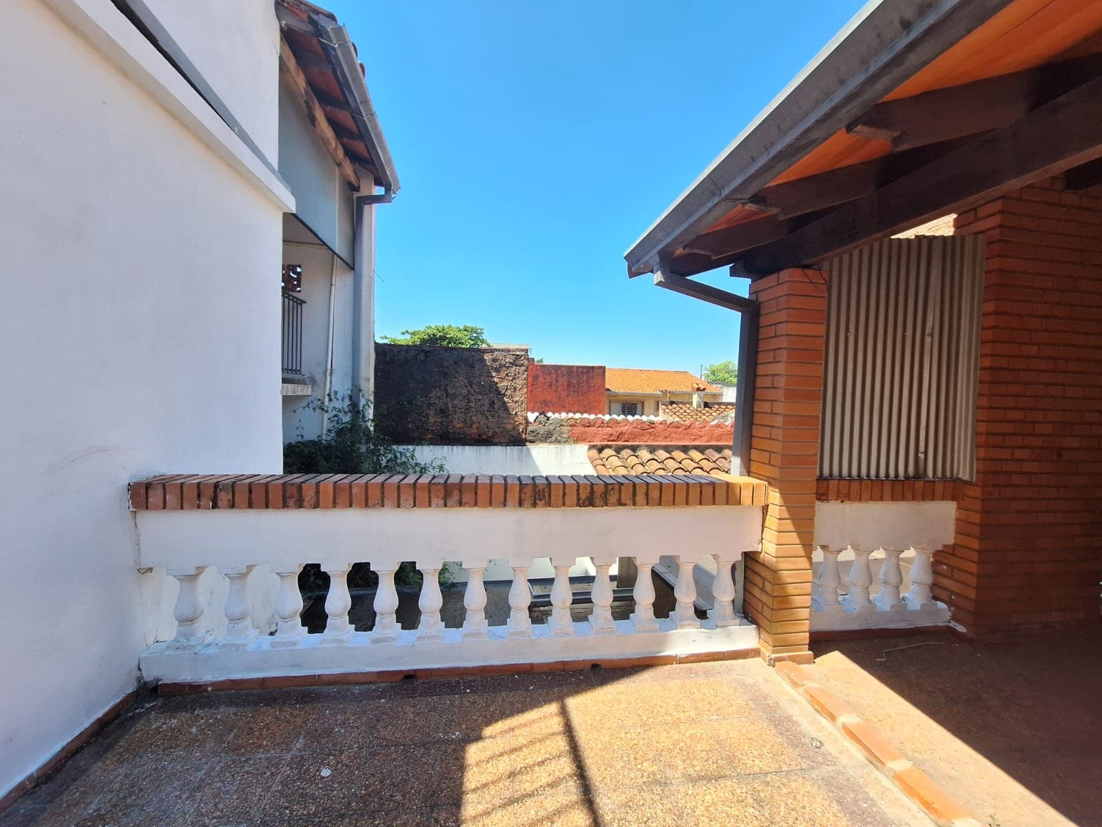 Casa amplia en asuncion barrio general diaz, foto 2