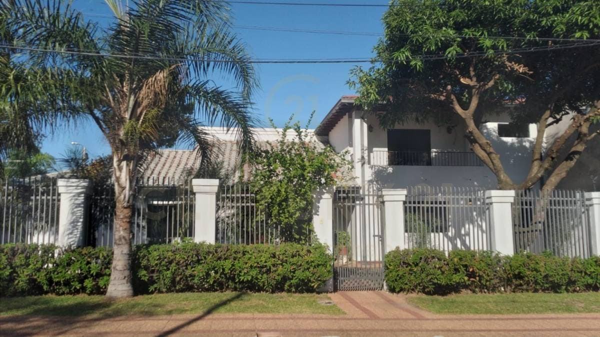 Hermosa casa para alquilar en barrio ita enrramada