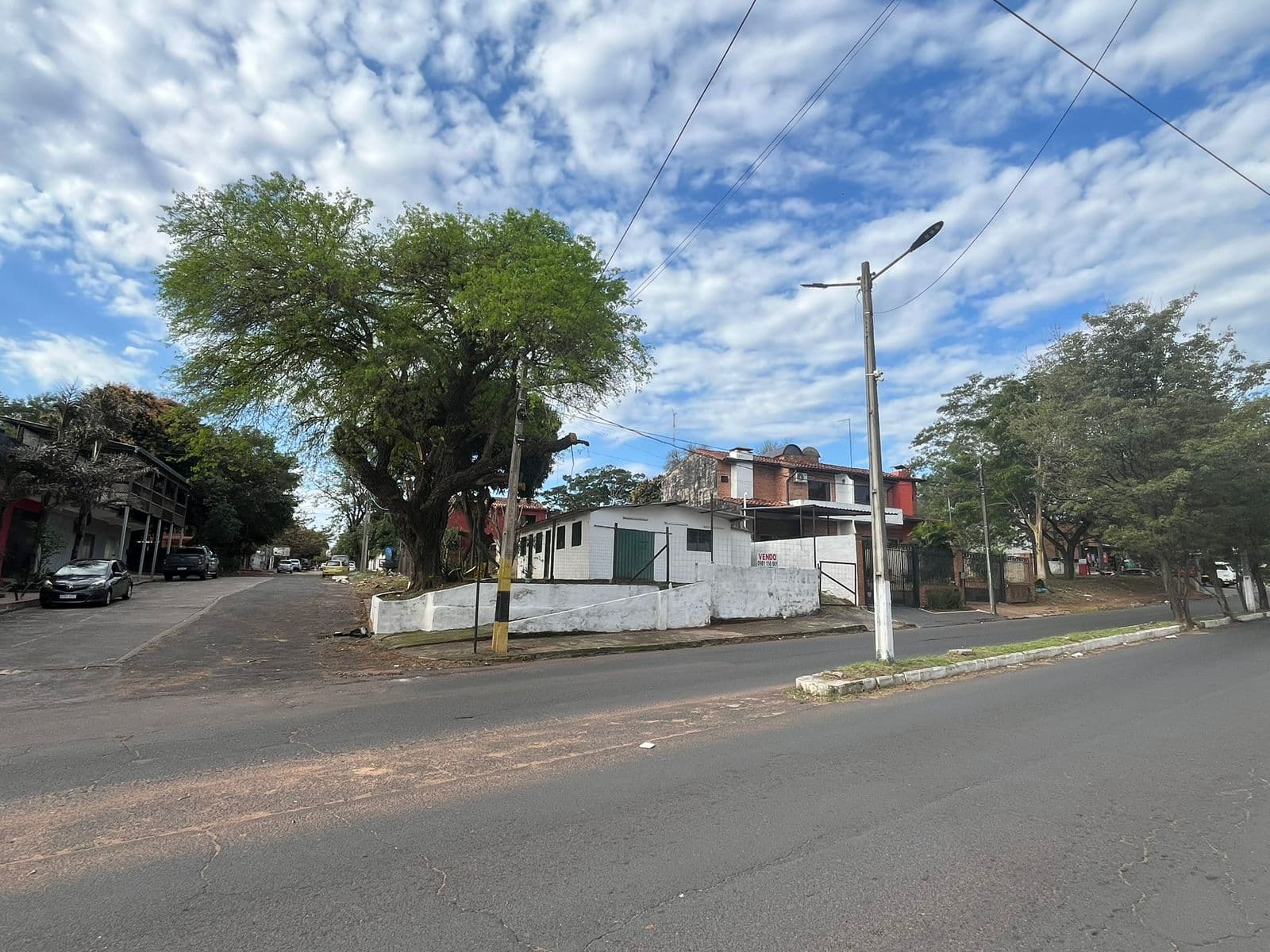 Esquina de 592m2 frente a petropar en Villa Elisa — foto 4
