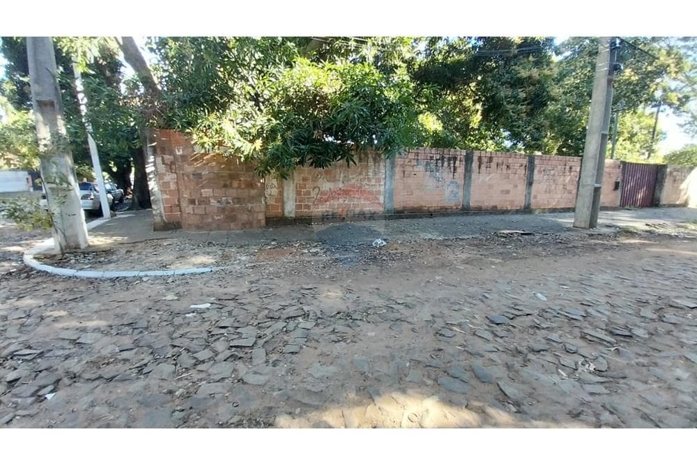 Vendo terreno en esquina en lambare