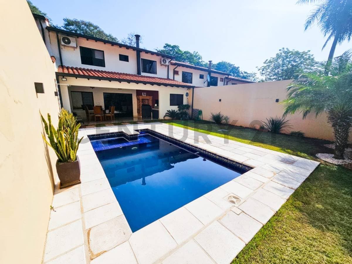 En Venta Casa Pareada en Lambaré, foto 1