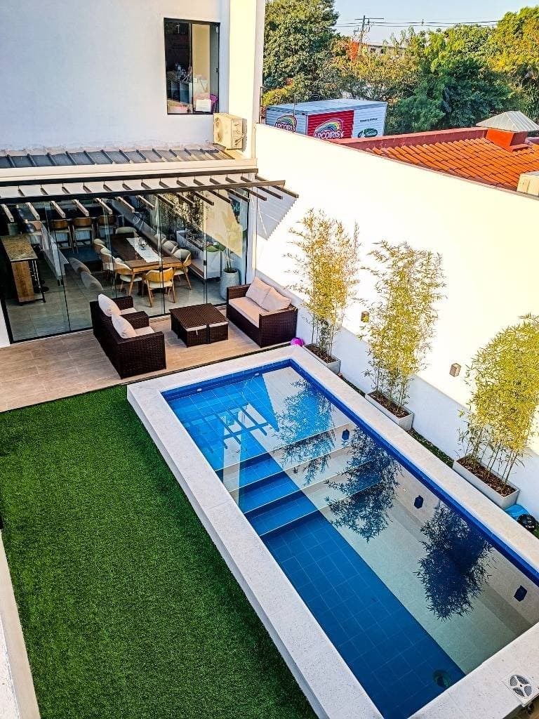 Duplex de 5 dormitorios en Luque, foto 1