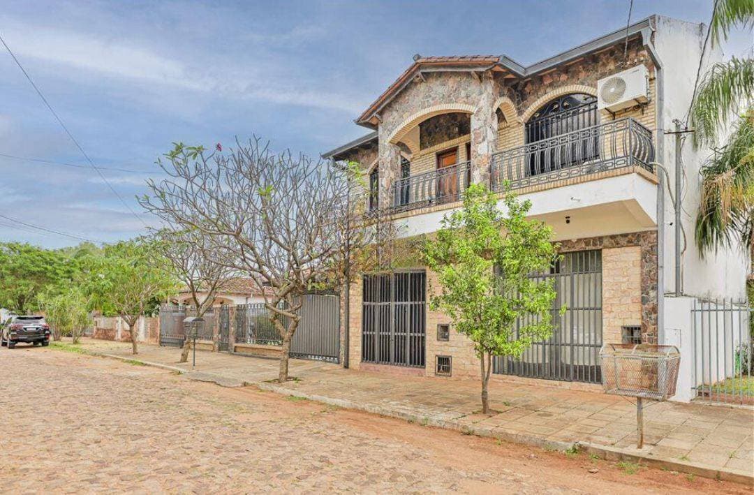 Vendo casa en zona Conmebol