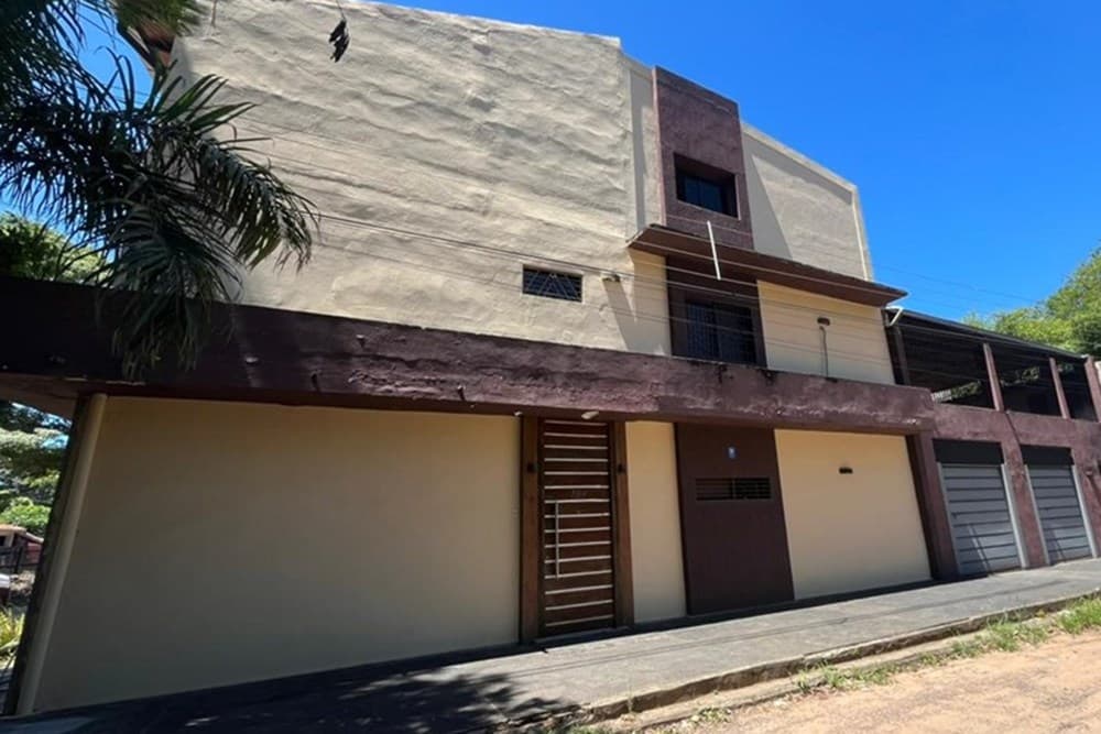 Casa en alquiler - Luque