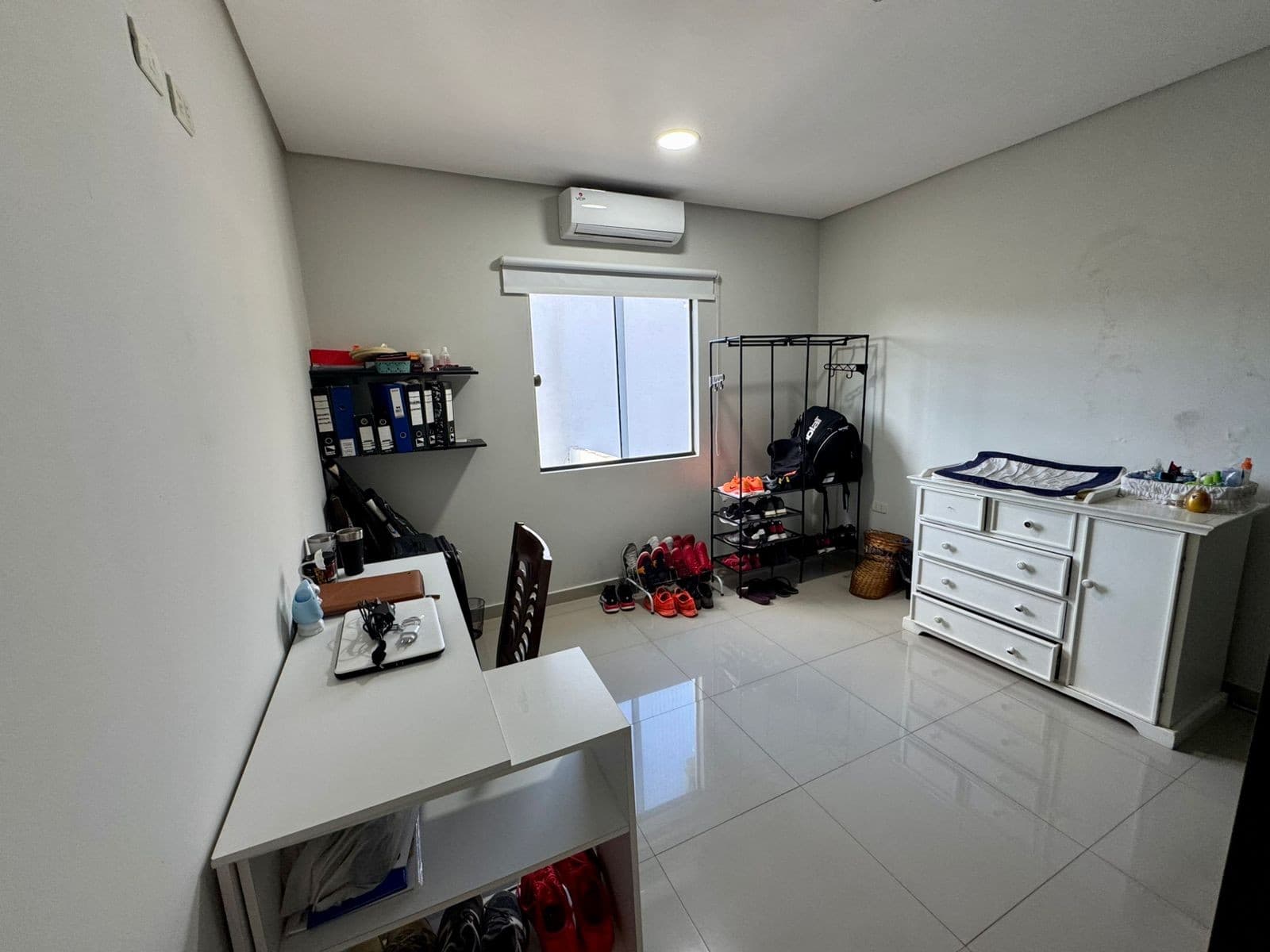 Hermoso duplex zona del yacht y golf club-lambare — foto 3