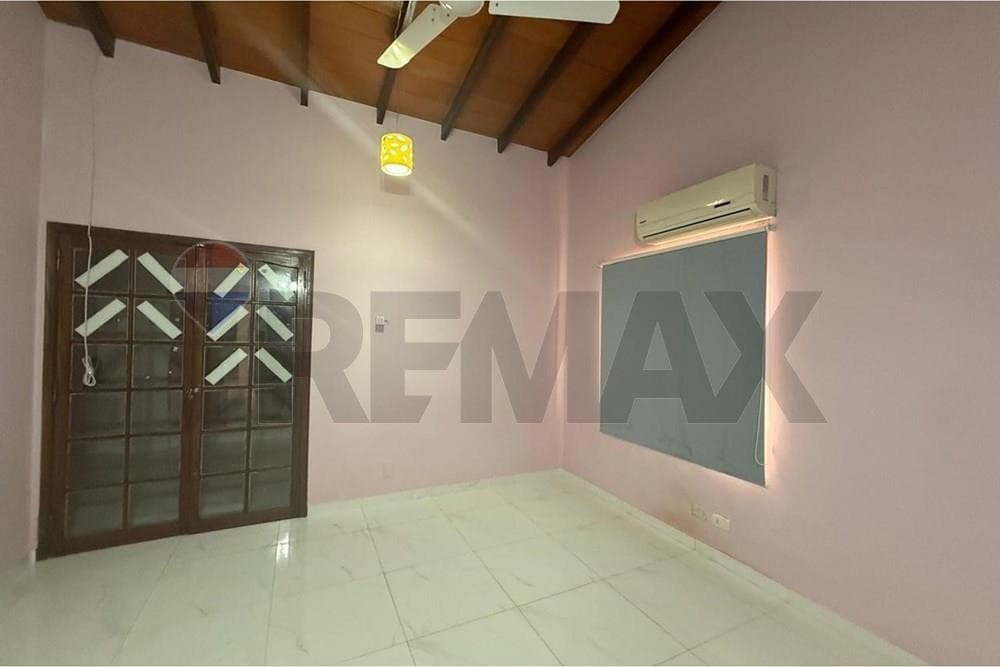 Casa con ubicacion estrategica con estacionamiento, foto 5