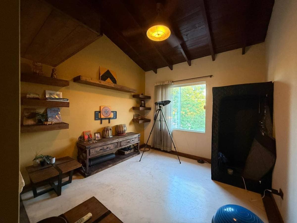 Amplio dúplex semi amoblado de 250 m² en Trinidad — foto 1