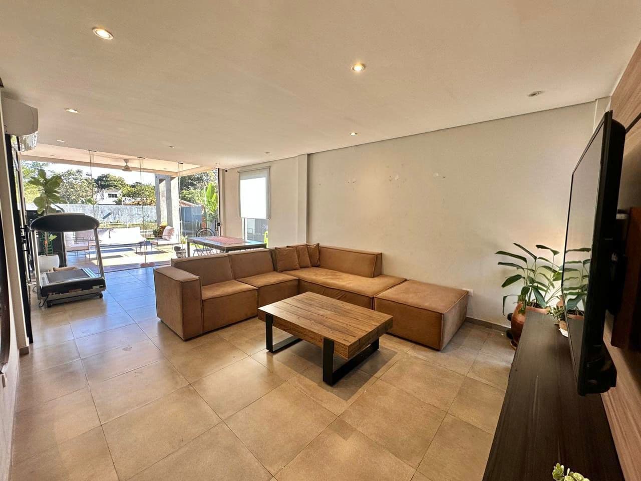 En Venta Moderna Residencia En Luque, foto 2