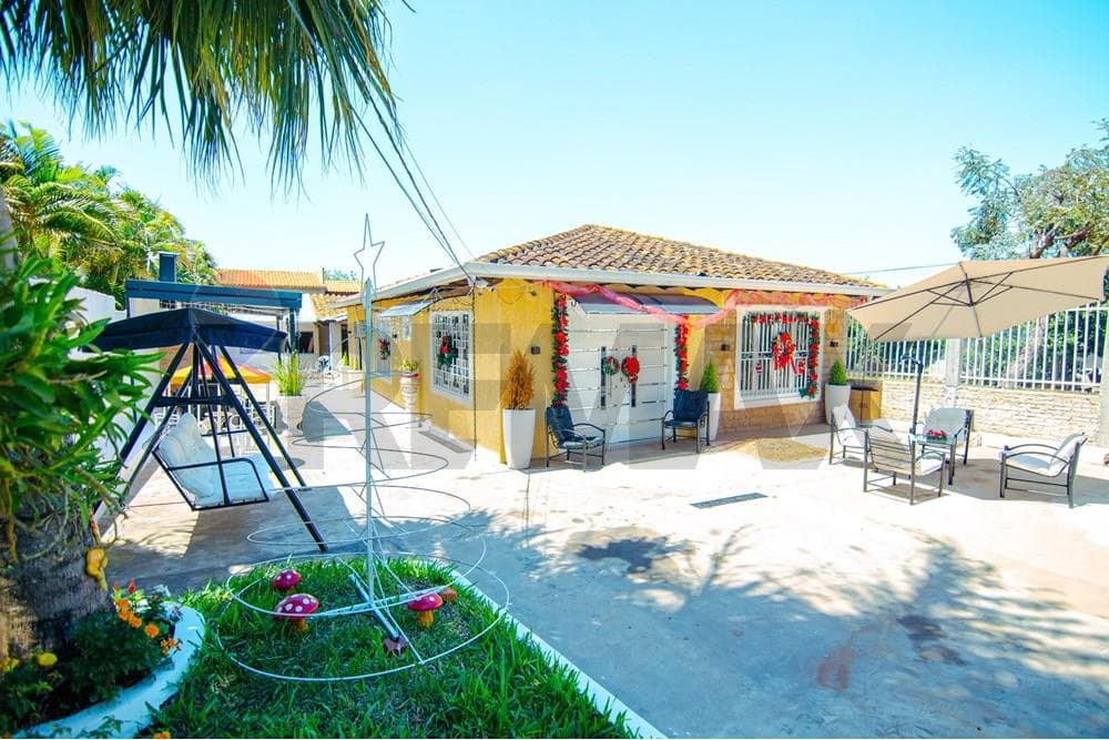 Casa - Venta - Luque, Paraguay, invierte en un nuevo hogar!