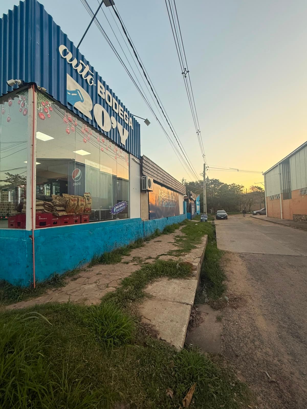 Local comercial con ubicación estrategica, foto 2