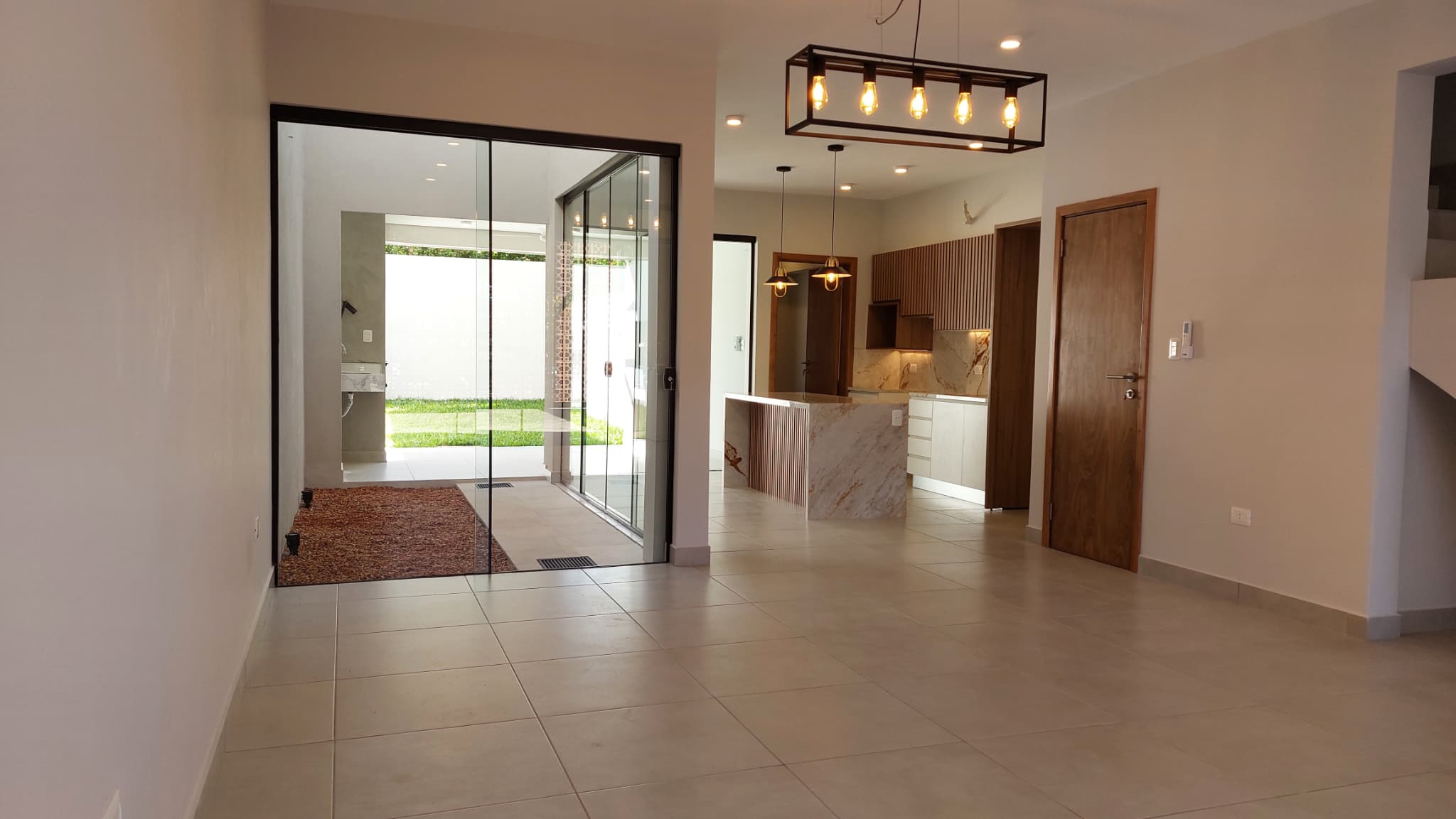 Dúplex En Fernando de la Mora Zona Norte — foto 3