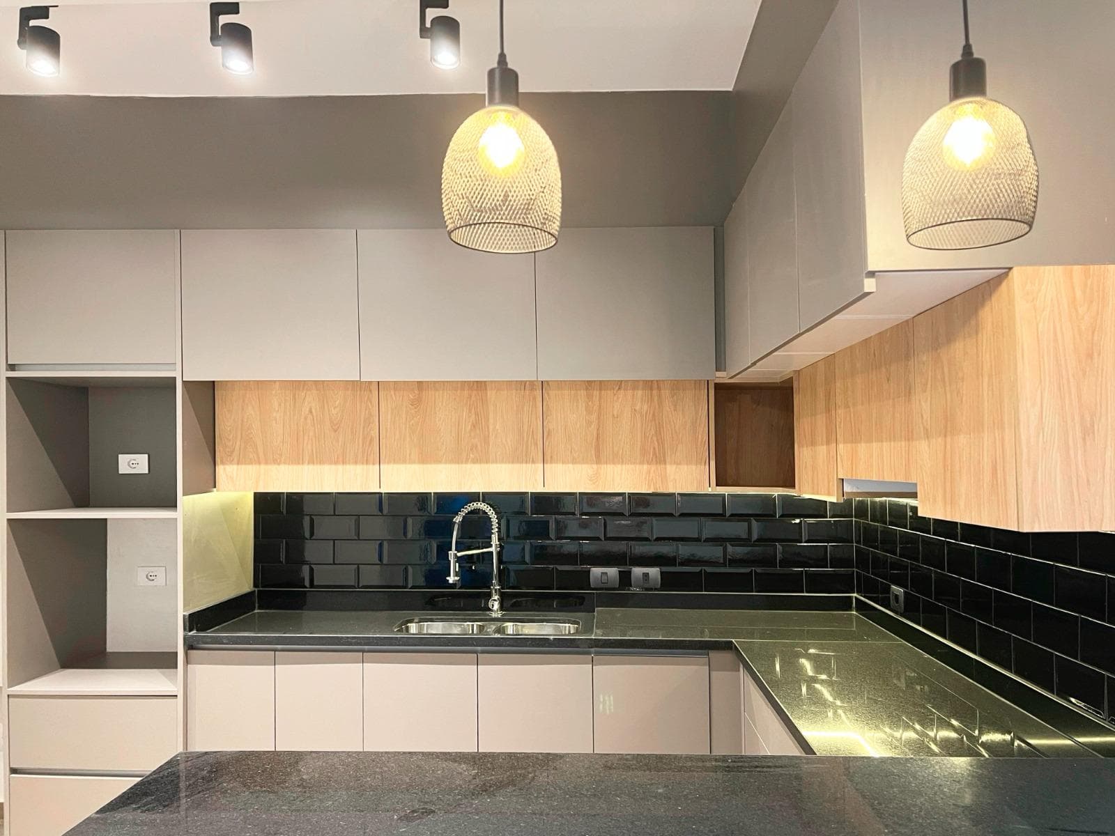 En Venta Duplex Estilo Moderno en Lambare Zona Yacht, foto 2