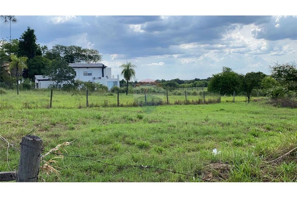 Terreno de 1.732 m² en Surubi'i (MRA), Sobre Avenida, con Salida al Canal, foto 2