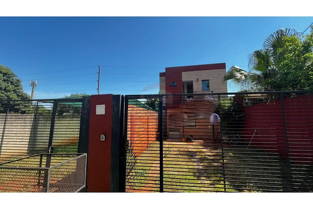 Casa - Venta - Paraguay Central San Lorenzo Dúplex con Potencial de Expansión