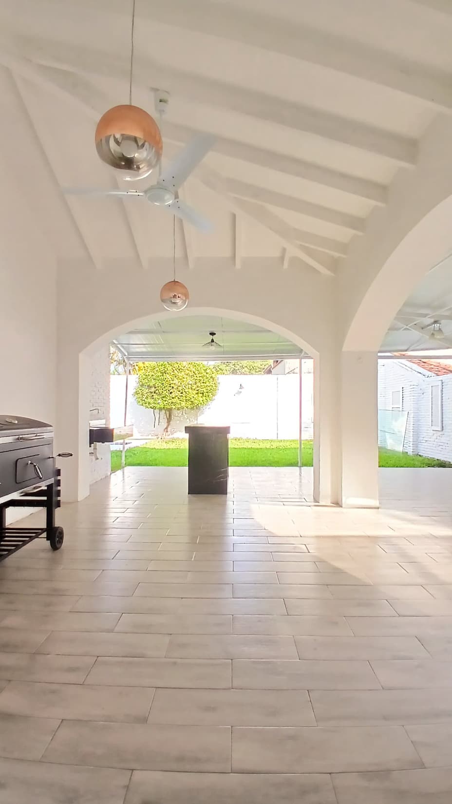 Hermosa casa de una planta en los laureles — foto 3