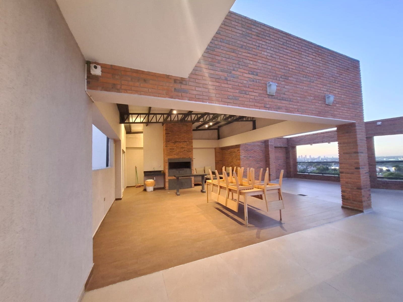 Departamento de 3 dormitorios en Fernando de la Mora, Zona Norte, foto 2