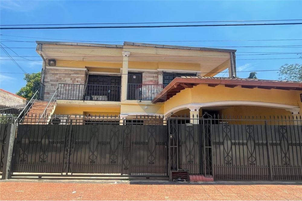 amplia casa con Déposito en San Lorenzo, foto 2