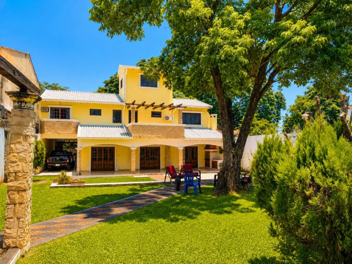 amplia casa en Fernando de la Mora, foto 3