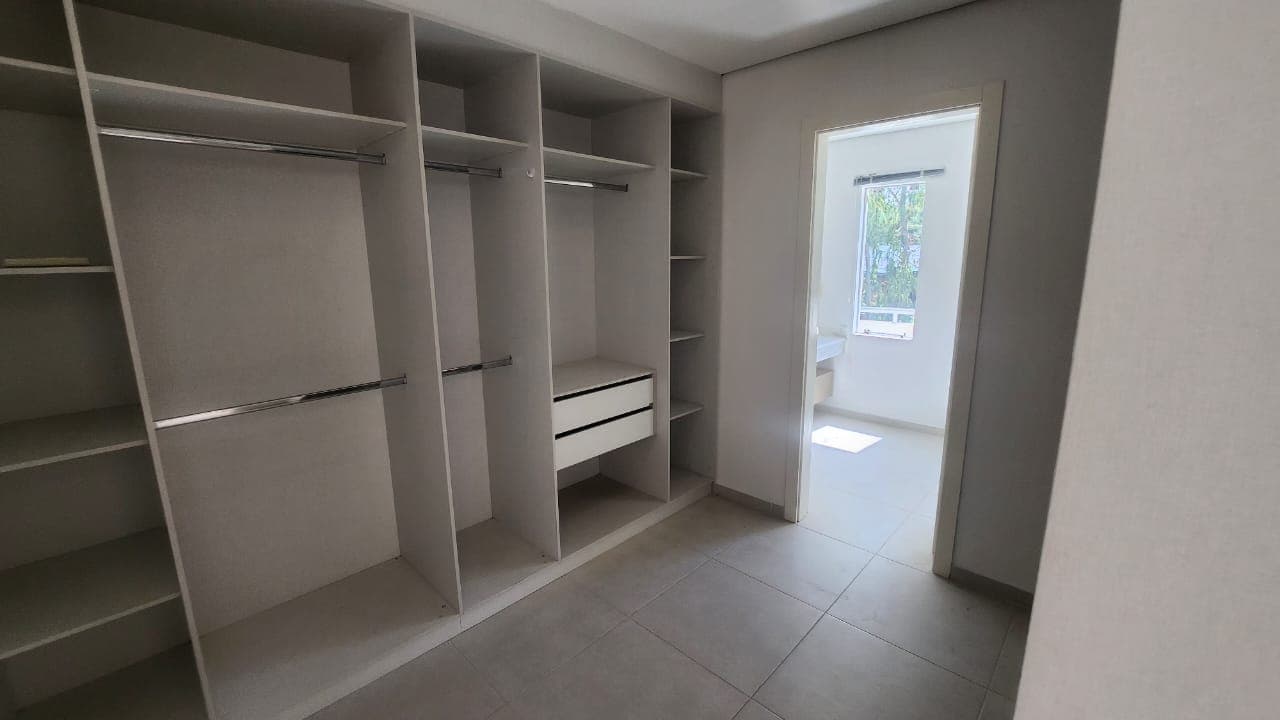 Amplia residencia de 3 dormitorios en surubi’i — foto 3