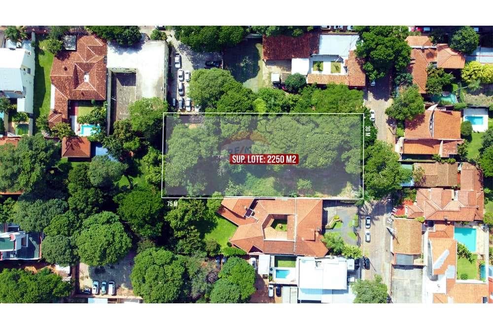 Terreno de 2.250 m2 en el barrio Mariscal Estigarribia, foto 2