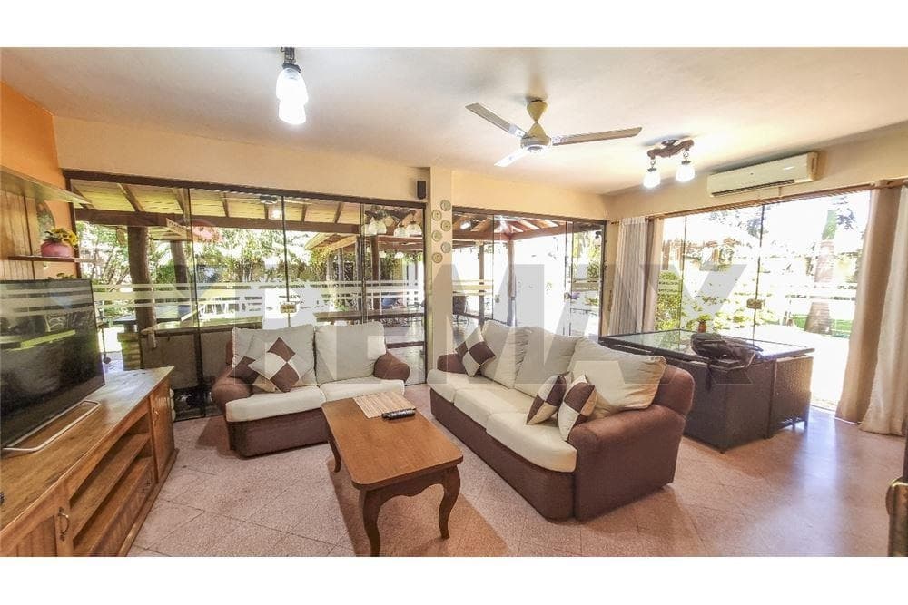 Hermosa Casa de 4 Dormitorios + Oficina en Barrio San Miguel - San Lorenzo — foto 5