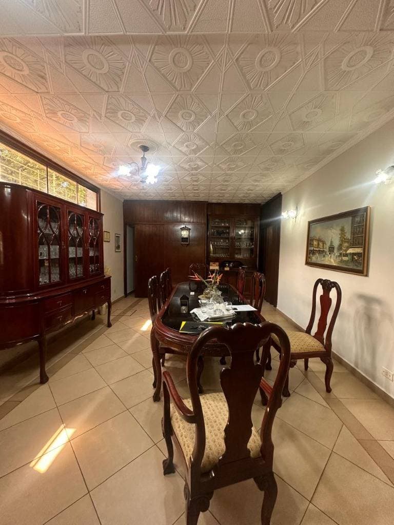 Casa en venta – mburicaó – residencia premium con piscina, foto 4